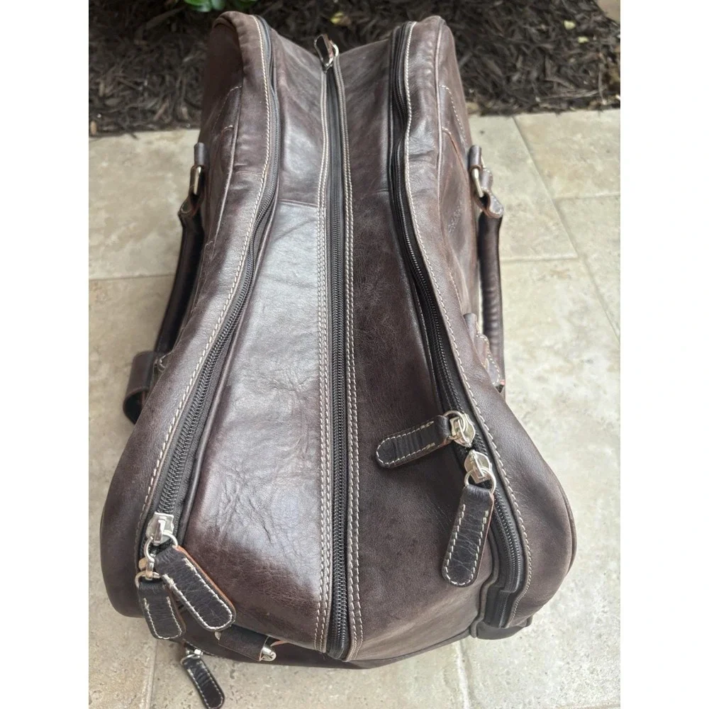 ⭐️Old Angler Italy Brown Leather Travel Bag⭐️2 Wheels Strap Outside Zip Pocket⭐️